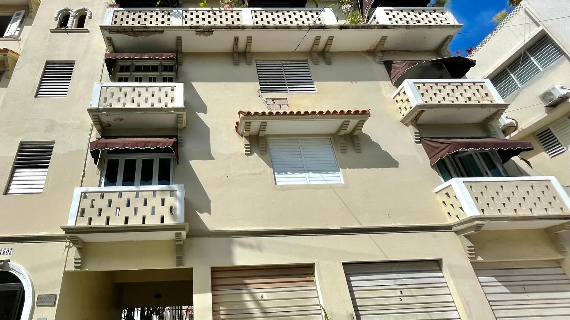 Fresh Tropical Colonial Style Walk-Up- Rooftop Terrace- Beach View 圣胡安 波多黎各