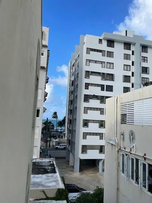 Fresh Tropical Colonial Style Walk-Up- Rooftop Terrace- Beach View 圣胡安
