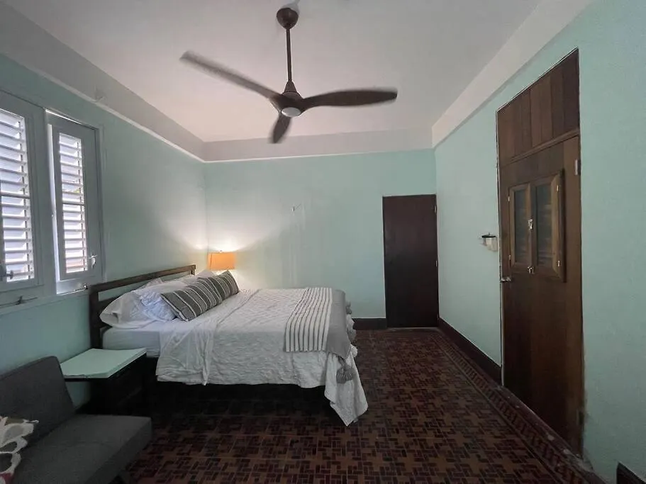 Fresh Tropical Colonial Style Walk-Up- Rooftop Terrace- Beach View 圣胡安 公寓